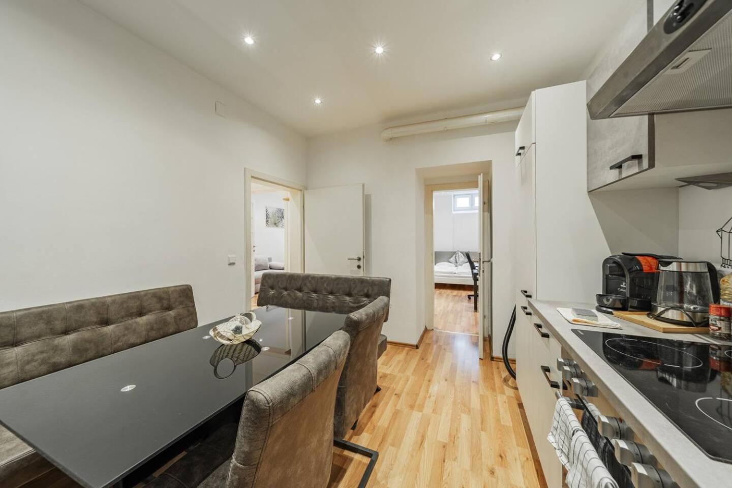 65 M2 Belvedere * Wien